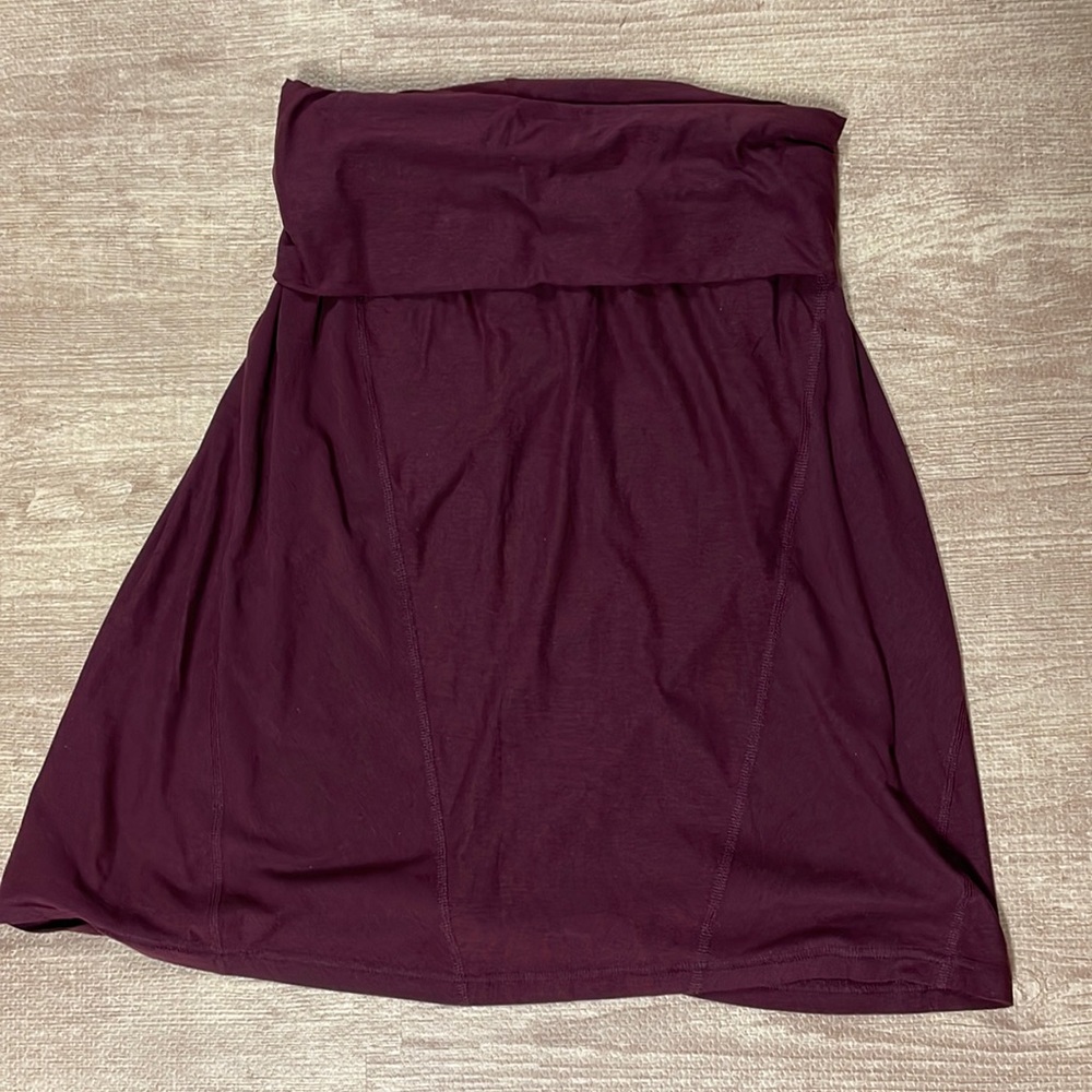 The north face size small maroon flash dry skirt